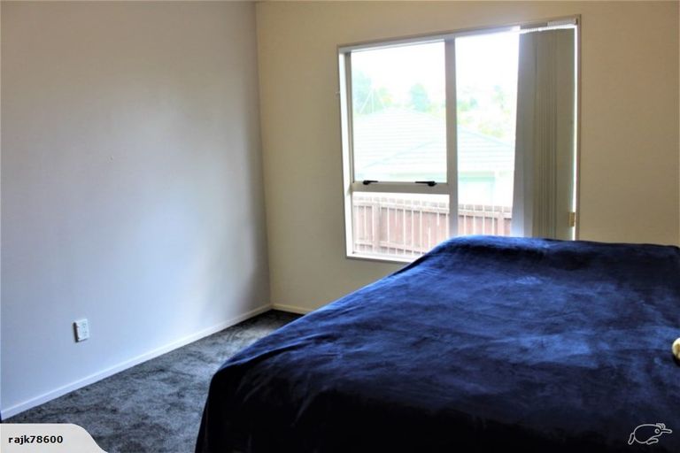 Photo of property in 1/49 Sungrove Rise, Sunnyvale, Auckland, 0612