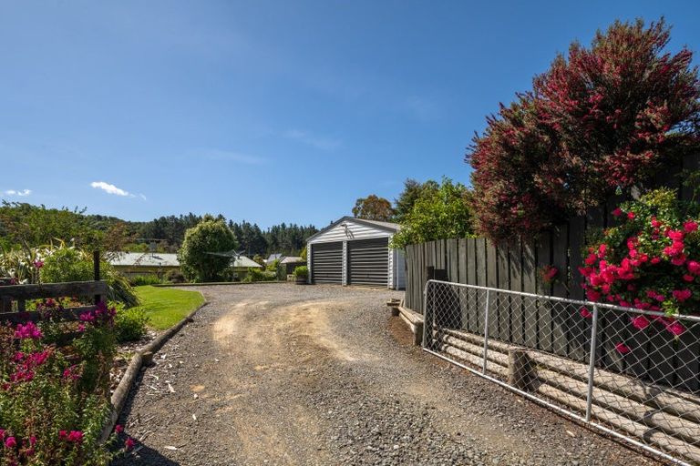 Photo of property in 169 Waikawa Road, Picton, 7220