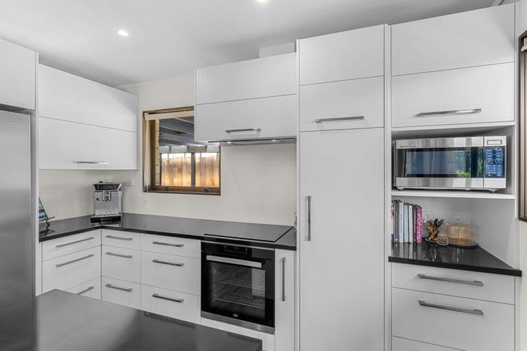 Photo of property in 5 Skelton Crescent, Paparoa, 0571