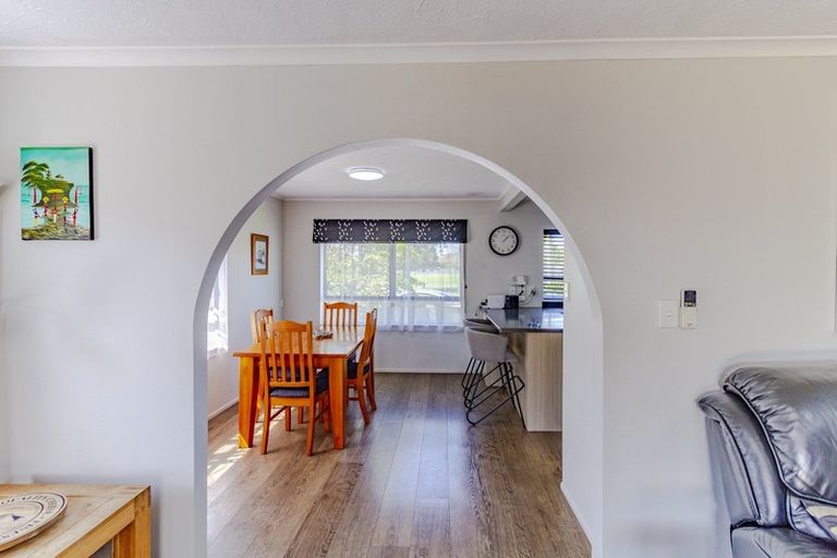 Photo of property in 138 Tait Drive, Greenmeadows, Napier, 4112