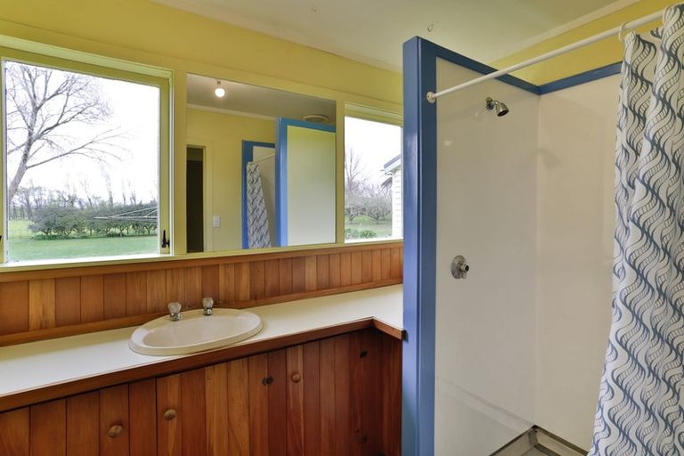 Photo of property in 76 Riverland Road, Kumeu, 0892