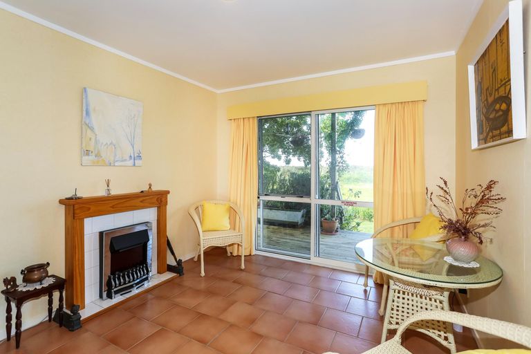 Photo of property in 896a Miranda Road, Pukorokoro / Miranda, Miranda, 2473