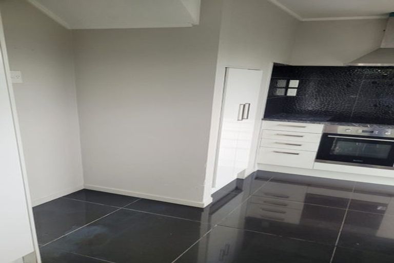 Photo of property in 1/39 Seabrook Avenue, New Lynn, Auckland, 0600