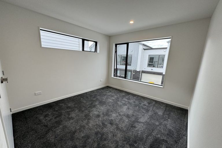 Photo of property in 1d Westall Road, New Lynn, Auckland, 0600