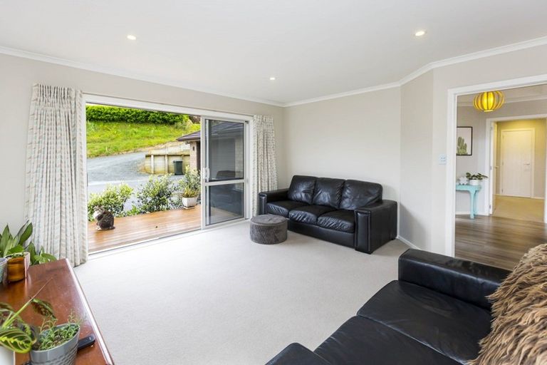 Photo of property in 1 Mckenzie Way, Timberlea, Upper Hutt, 5018