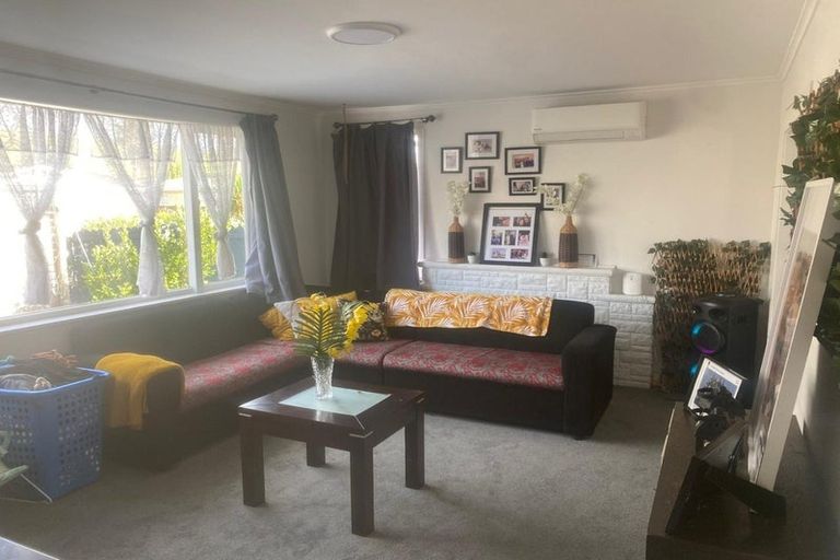 Photo of property in 7 Tarata Crescent, Mangere Bridge, Auckland, 2022