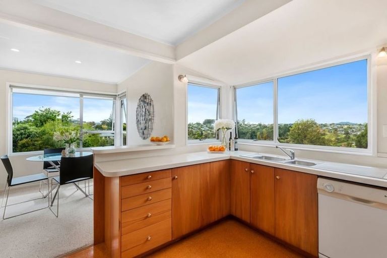 Photo of property in 81 Juniper Road, Sunnynook, Auckland, 0620