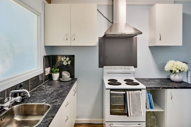 Photo of property in 2/4 Granville Street, Silverstream, Upper Hutt, 5019