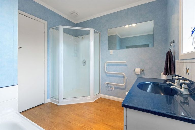 Photo of property in 12 Fairmont Place, Hornby, Christchurch, 8042