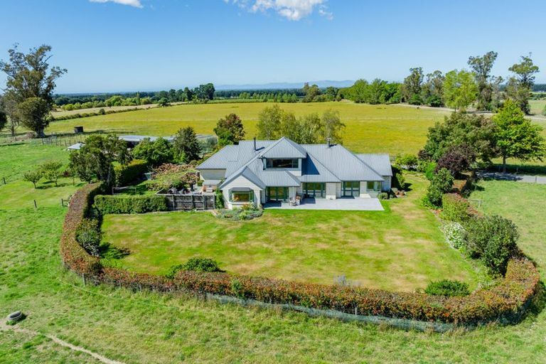 Photo of property in 132 Round Hill Road, Loburn, 7472