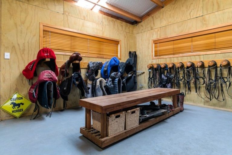 Photo of property in 17 Brookvale Lane, Taupaki, Henderson, 0782