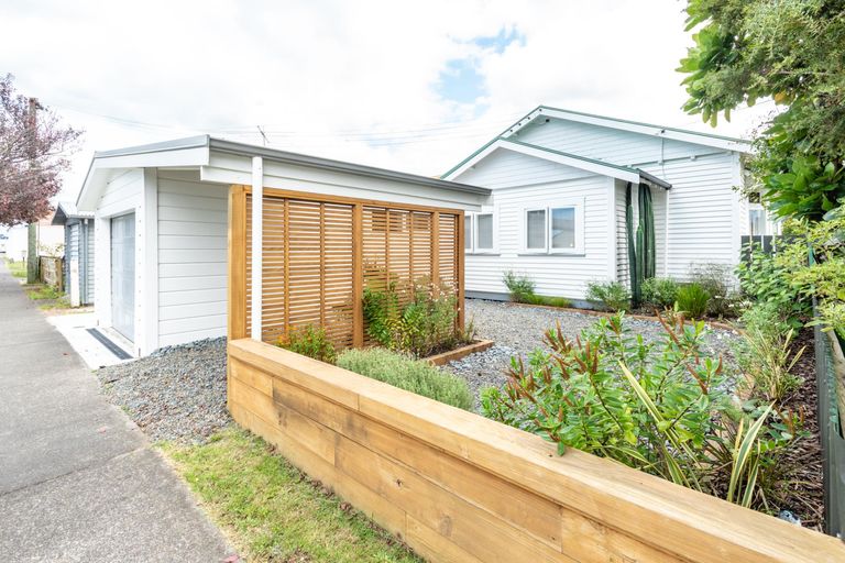 Photo of property in 33 Cobden Street, Gisborne, 4010