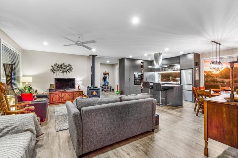 Photo of property in 34 Brookvale Lane, Taupaki, 0782