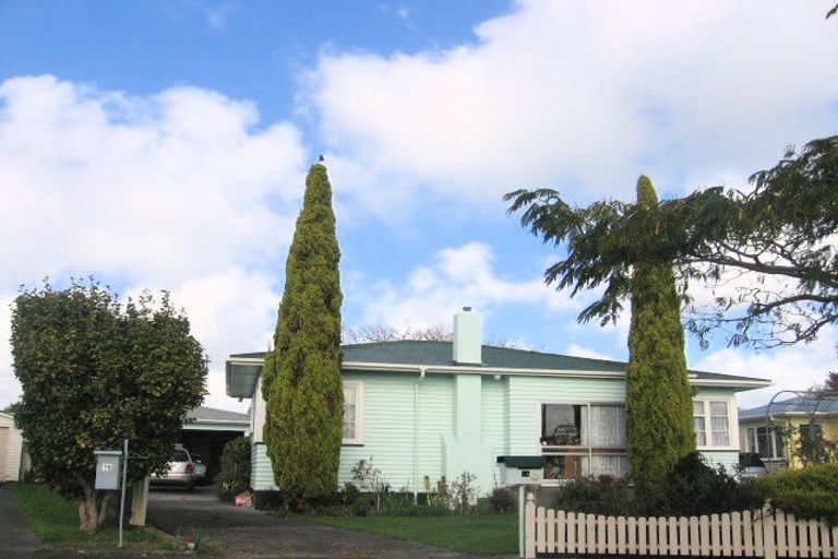 Photo of property in 14 Belvedere Crescent, Takaro, Palmerston North, 4412