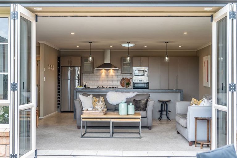 Photo of property in 14 The Peninsula, Huntington, Hamilton, 3210