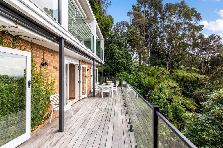 Photo of property in 97 Scenic Drive, Titirangi, Auckland, 0604
