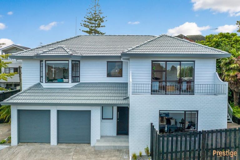 Photo of property in 1/461 Beach Road, Murrays Bay, Auckland, 0630