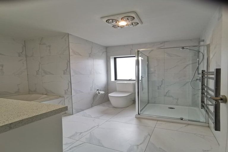 Photo of property in 98 Cardiff Road, Pakuranga, Auckland, 2010