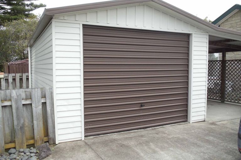 Photo of property in 11 Riverina Avenue, Pakuranga, Auckland, 2010