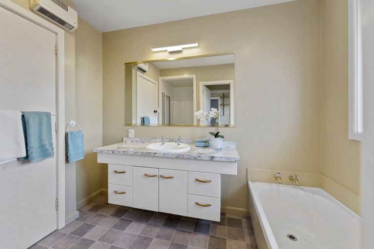 Photo of property in 14 Colman Avenue, Sockburn, Christchurch, 8042