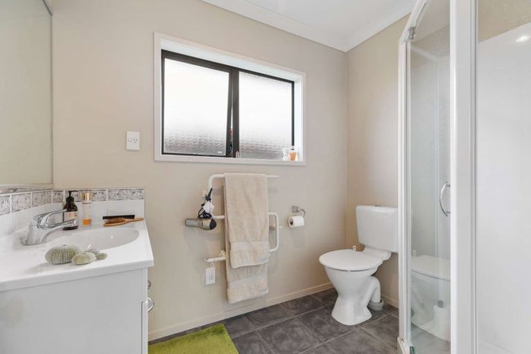 Photo of property in 22 Jenny Lane, Waiuku, 2123