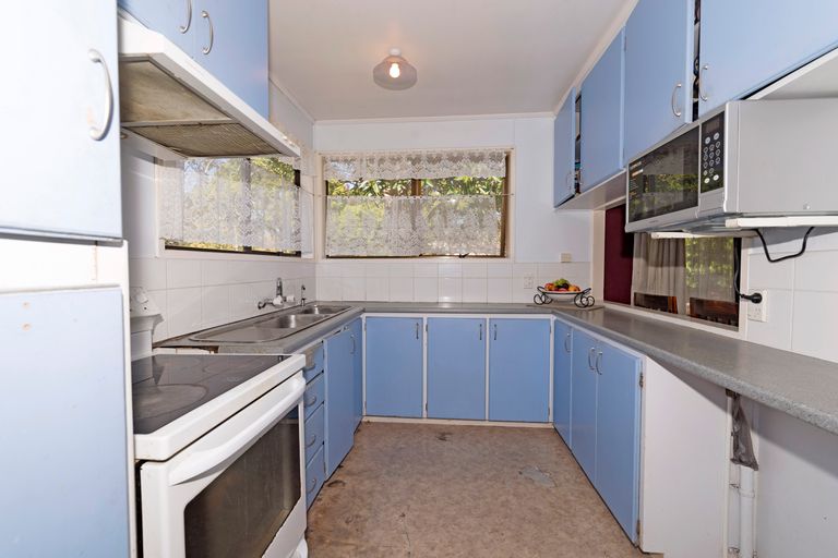 Photo of property in 3 Glucina Place, Glen Eden, Auckland, 0602