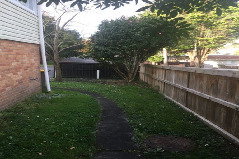 Photo of property in 1/28 Sequoia Place, Sunnynook, Auckland, 0620