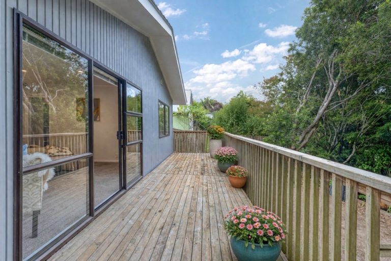 Photo of property in 54 Robbies Road, Shelly Park, Auckland, 2014