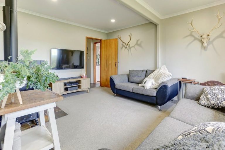 Photo of property in 235 No 2 Line, Okoia, Whanganui, 4572