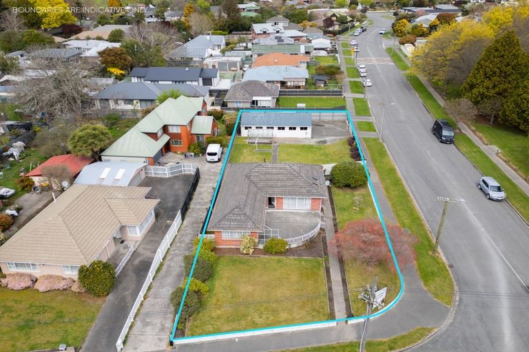 Photo of property in 33 Staveley Street, Avonhead, Christchurch, 8042