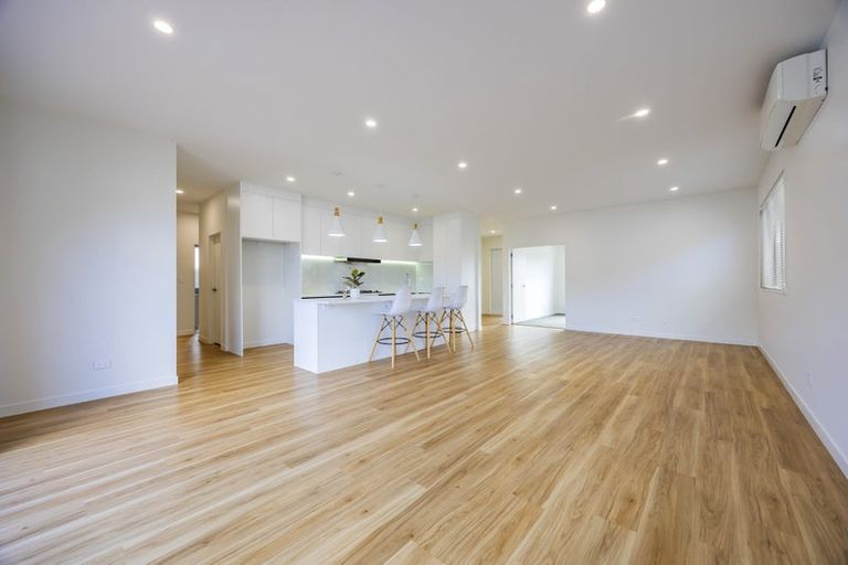 Photo of property in 12 Moemoea Avenue, Kumeu, 0810