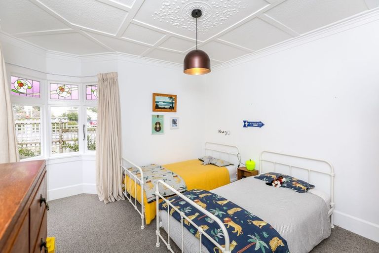 Photo of property in 22 Cutfield Road, New Plymouth, 4310