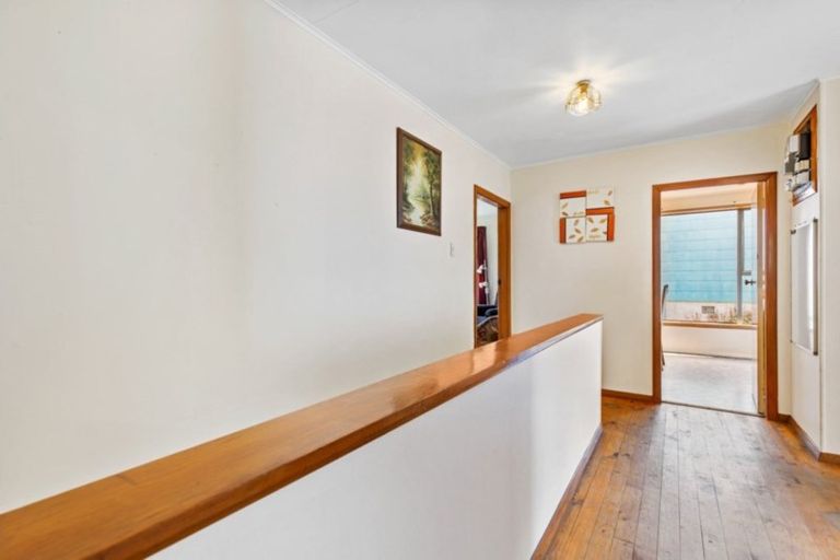 Photo of property in 7 Gloucester Street, Cannons Creek, Porirua, 5024