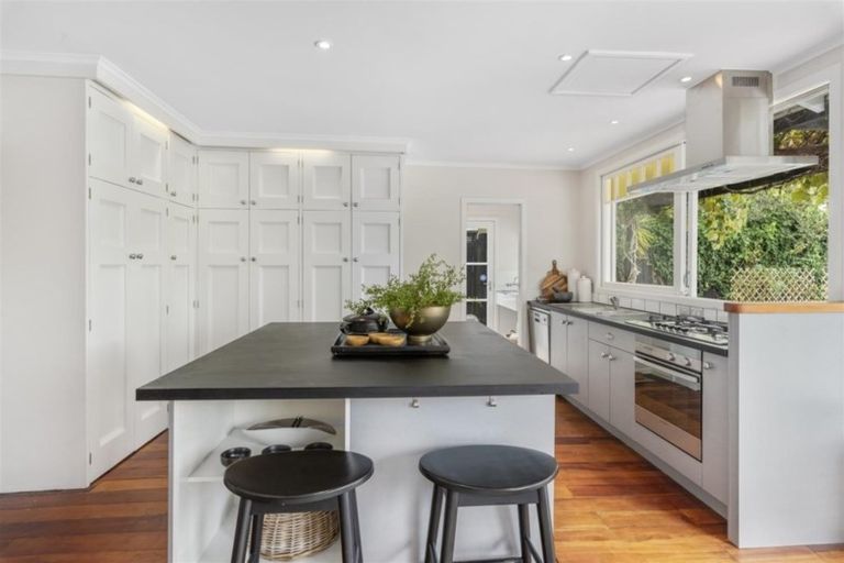 Photo of property in 8 Stafford Road, Northcote Point, Auckland, 0627