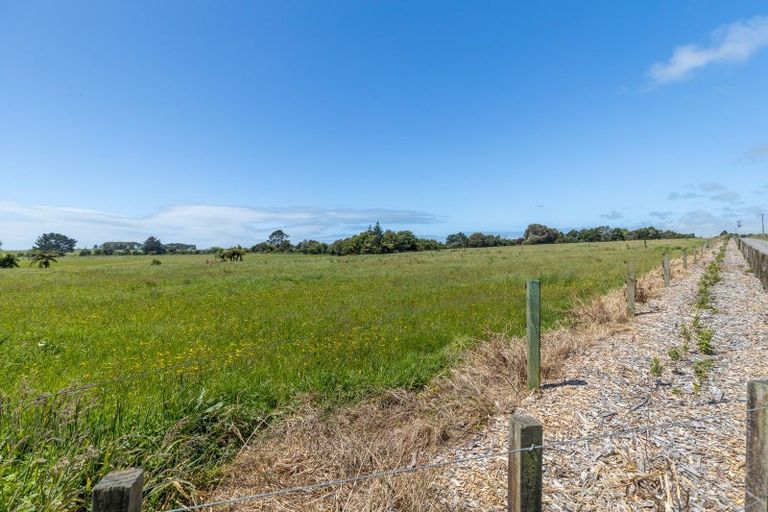 Photo of property in 1329 Devon Road, Brixton, Waitara, 4382