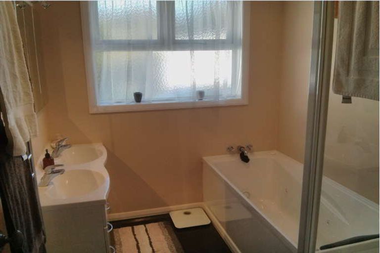 Photo of property in 102 Witako Street, Epuni, Lower Hutt, 5011