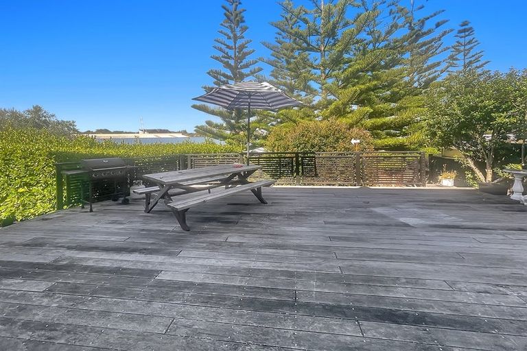 Photo of property in 107 Pine Harbour Parade, Beachlands, Auckland, 2018