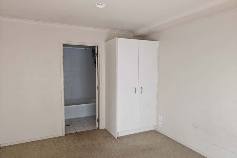 Photo of property in The Rennaissance, 5j/18 Ronwood Avenue, Manukau, Auckland, 2104