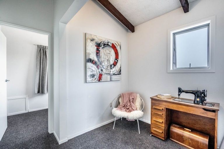 Photo of property in 82 Dalwharn Street, Wallacetown, 9816