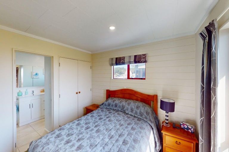 Photo of property in 27a Rua Avenue, Waitarere Beach, Levin, 5510