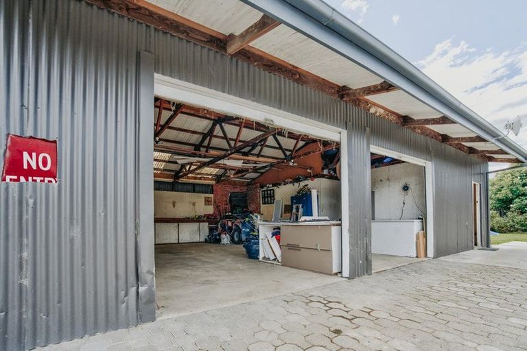 Photo of property in 18 Johnson Street, Milton, 9220