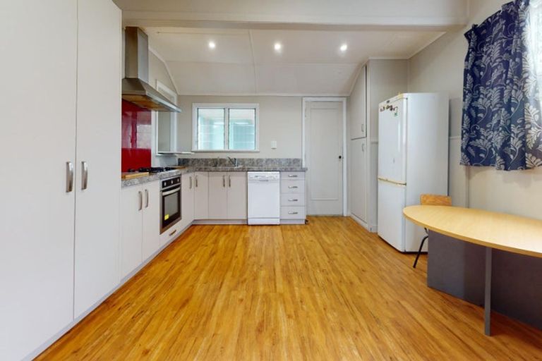 Photo of property in 30 Millar Street, Terrace End, Palmerston North, 4410