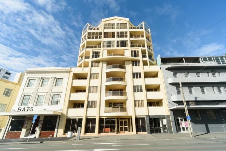 Photo of property in 5 Kent Terrace, Mount Victoria, Wellington, 6011