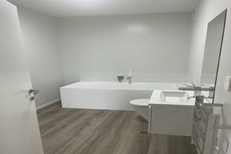 Photo of property in 16 Kopua Place, Whitby, Porirua, 5024