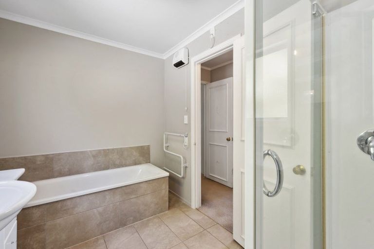 Photo of property in 7 Krissell Place, Acacia Bay, Taupo, 3330