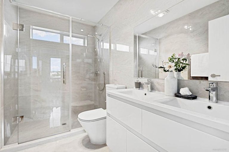 Photo of property in 8 Harrington Road, Henderson, Auckland, 0610