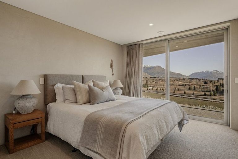 Photo of property in 16 Advance Terrace, Arrowtown, 9302