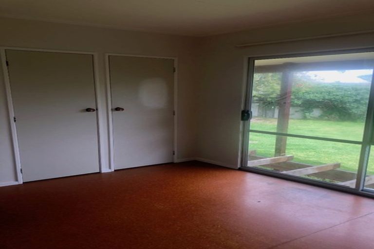 Photo of property in 18 Simcox Street, Otaki Beach, Otaki, 5512