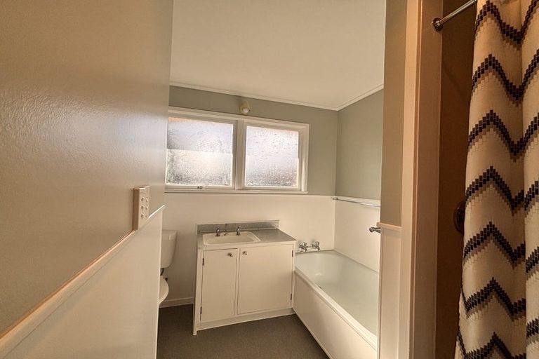 Photo of property in 12 Moa Place, Onerahi, Whangarei, 0110