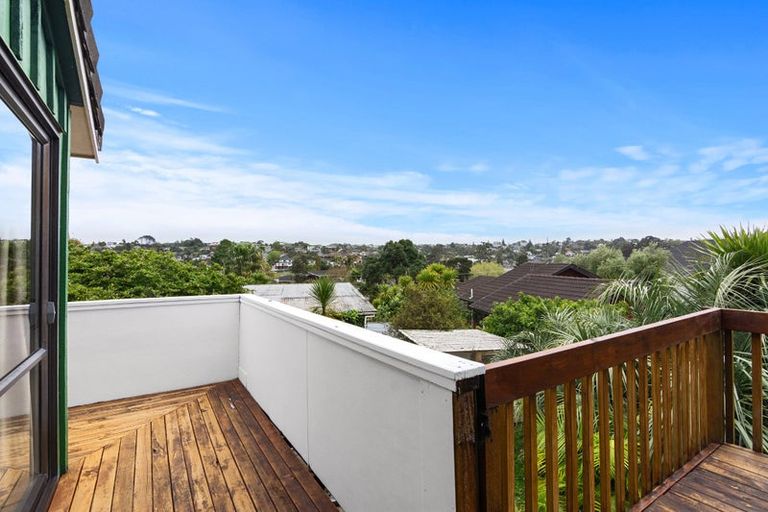 Photo of property in 2/58 Glencoe Road, Browns Bay, Auckland, 0630